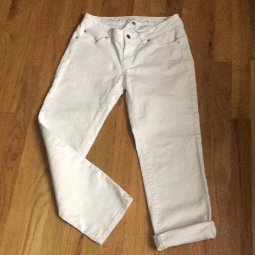 Jennifer Lopez capri white jeans